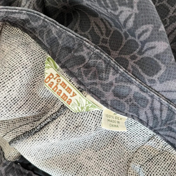 Tommy Bahama Women's Black Gray Floral 100% Silk Cropped Pants 6 - Picture 11 of 11